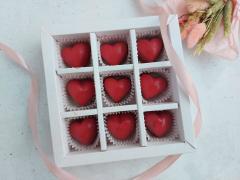 Набор 9 конфет из молочного шоколада с начинкой фисташка-фундук