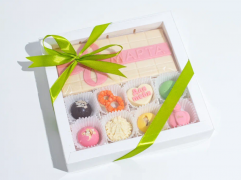 Шоколадный набор с большой шоколадкой "8 марта"