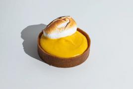 Тарталетки с манго и меренгой