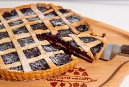 Большой вишневый пирог