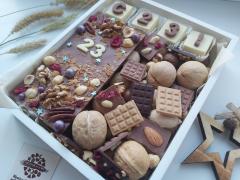 Подарочный набор с орехами и шоколадом к 23 февраля