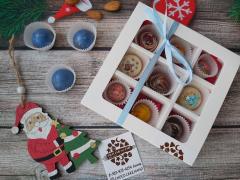 Набор 9 корпусных конфет из темного шоколада с начинкой ассорти