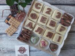 Набор "23 февраля", конфеты в виде сердец и мини плитки шоколада