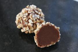 Трюфель на молочном шоколаде с фундуком